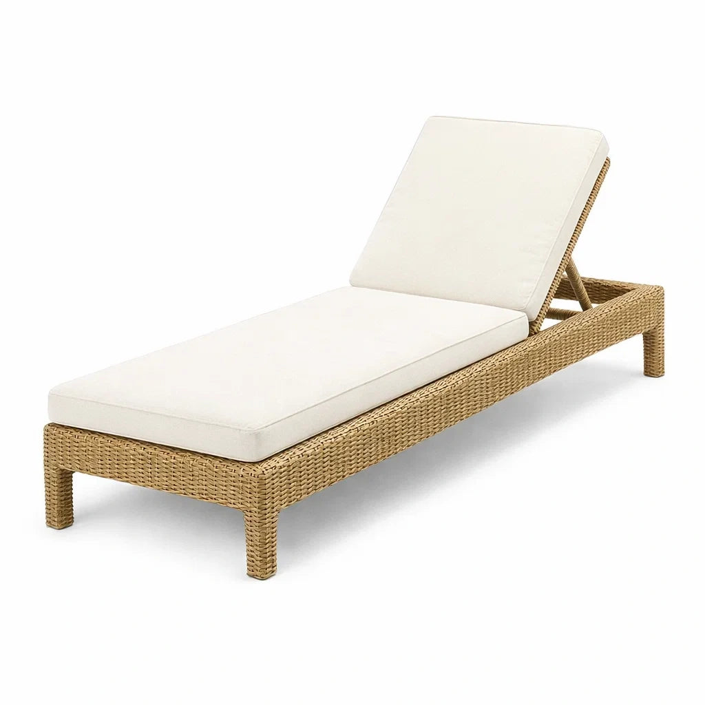 Verstellbare Sonnenliege aus Rattan mit Cremefarbenen Polster